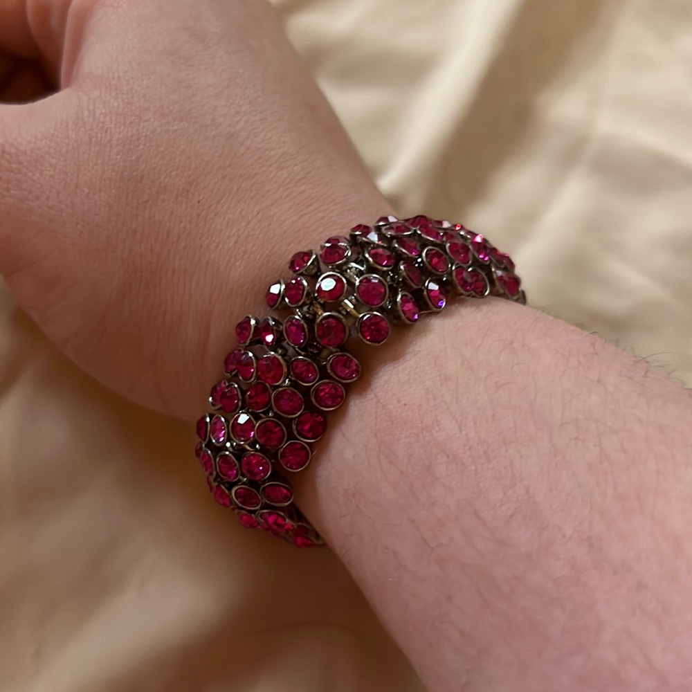 Elastic gemstone bracelet